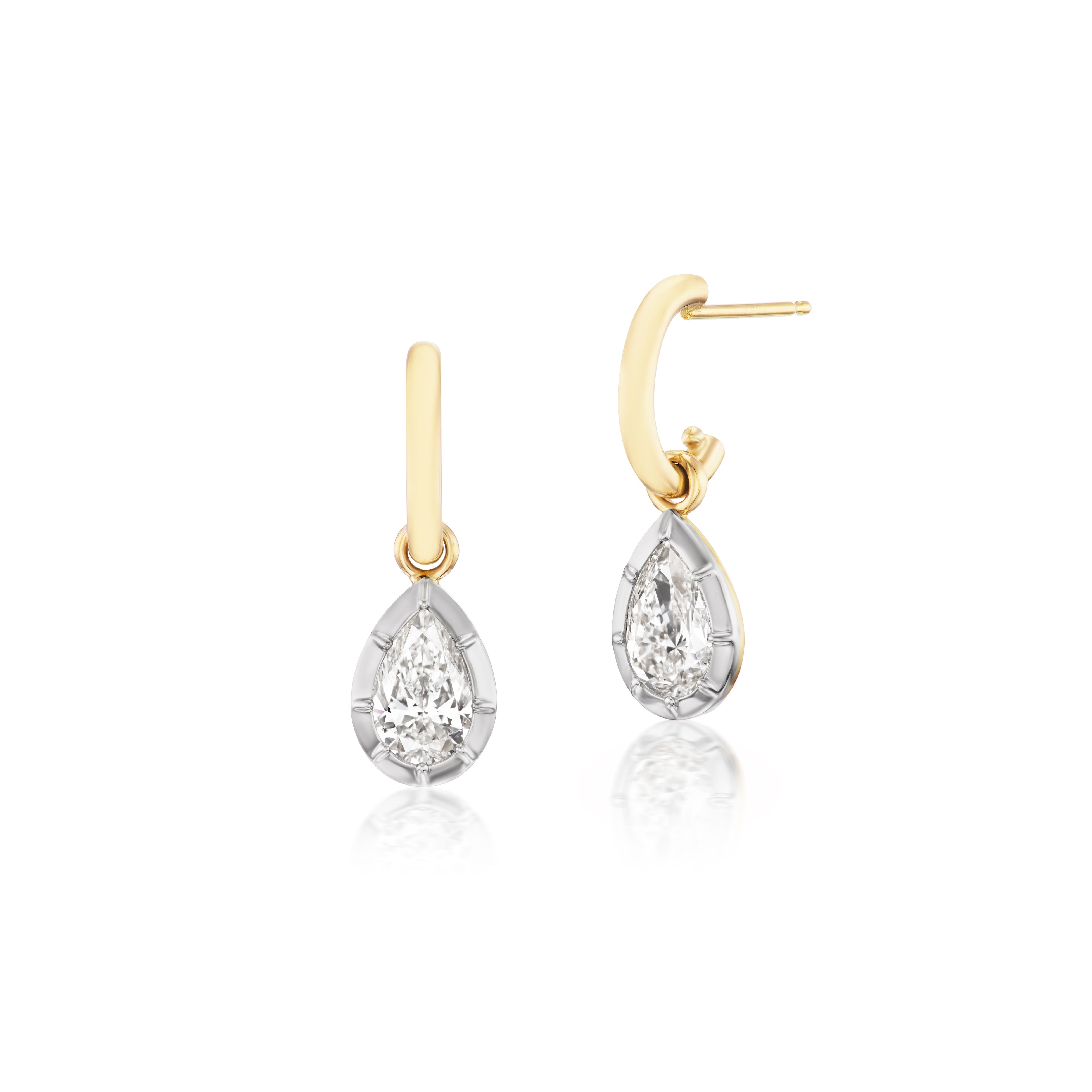 18k yellow and white gold 1.80CT Pear shaped Diamond Bezel Drop hoop huge
Earrings with claw prongs Jessica McCormack at tiny gods