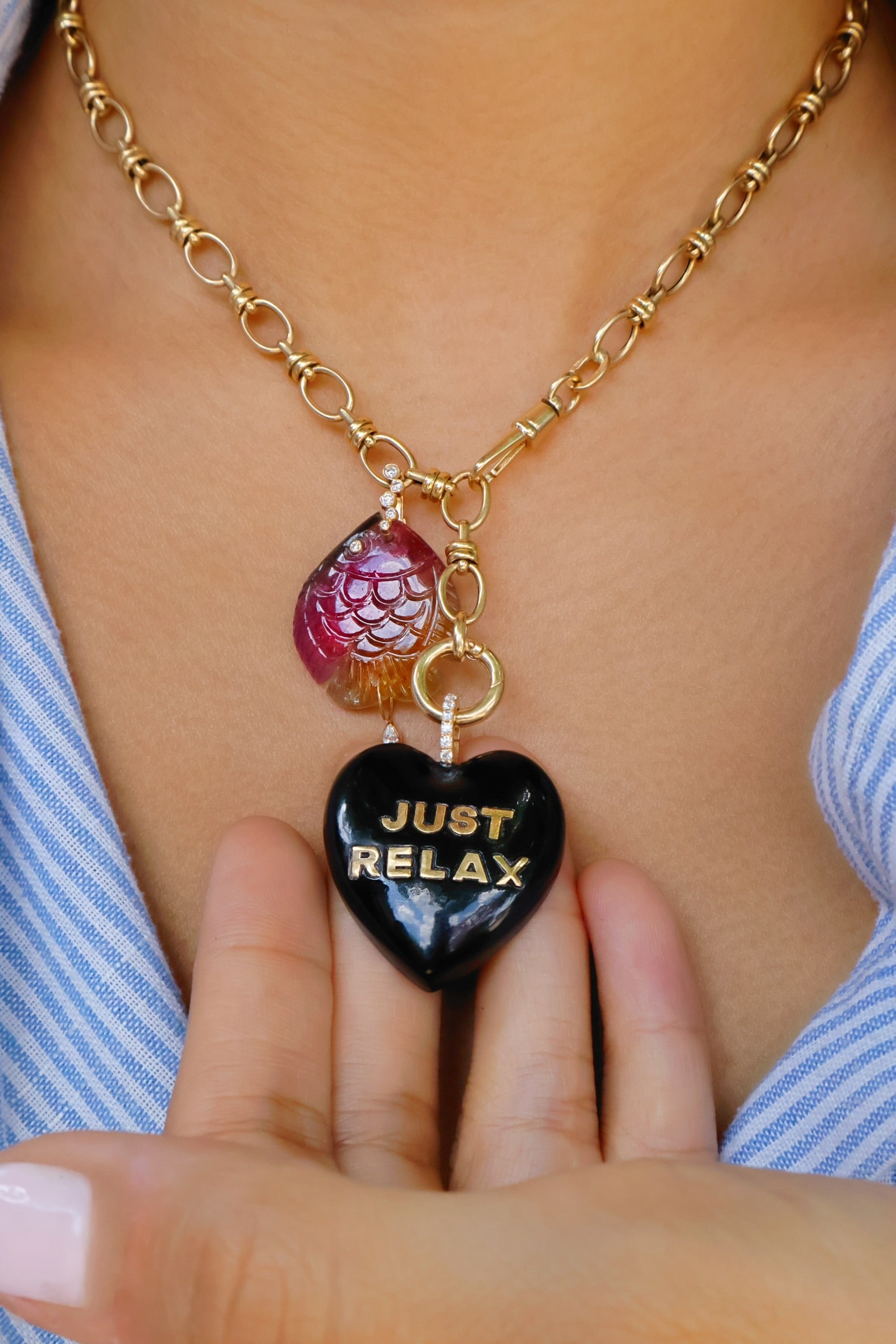18k yellow gold and black onyx carved heart pendant charm, just relax, Violette Joaillere, Tiny Gods