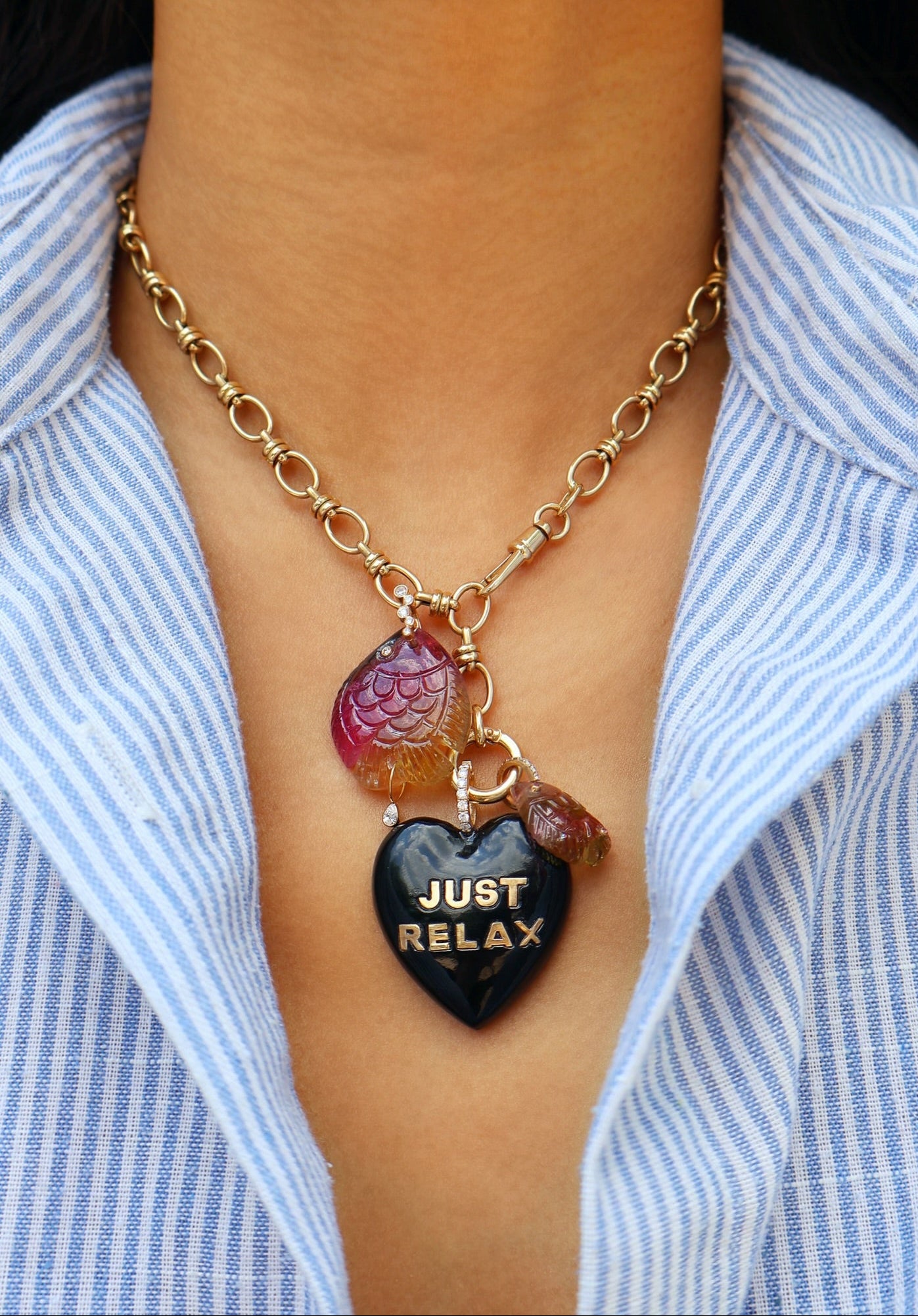 18k yellow gold and black onyx carved heart pendant charm, just relax, Violette Joaillere, Tiny Gods