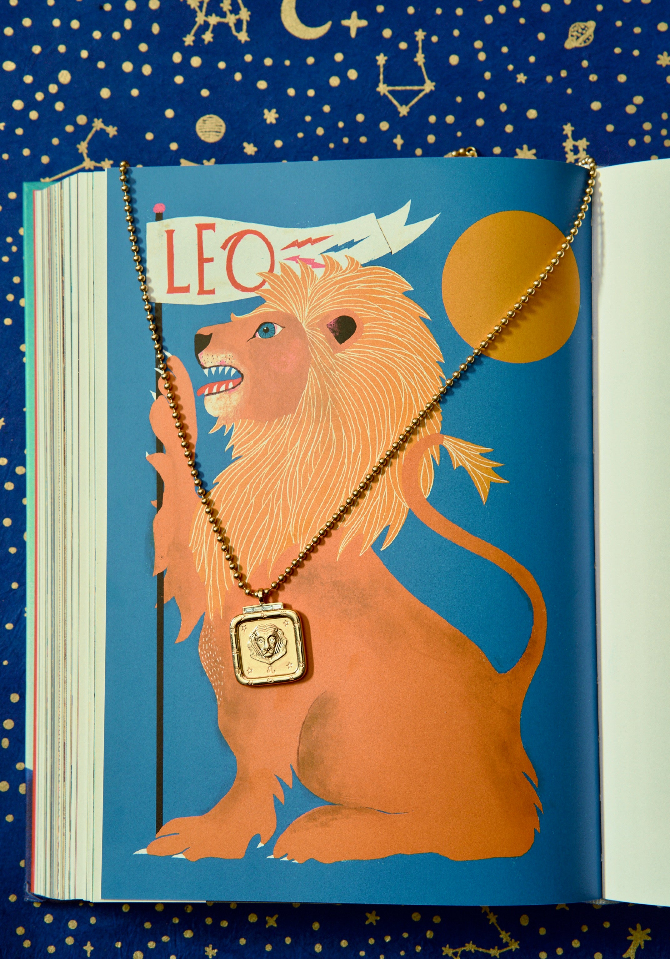 Leo zodiac pendant with diamonds yellow gold sorellina tiny gods