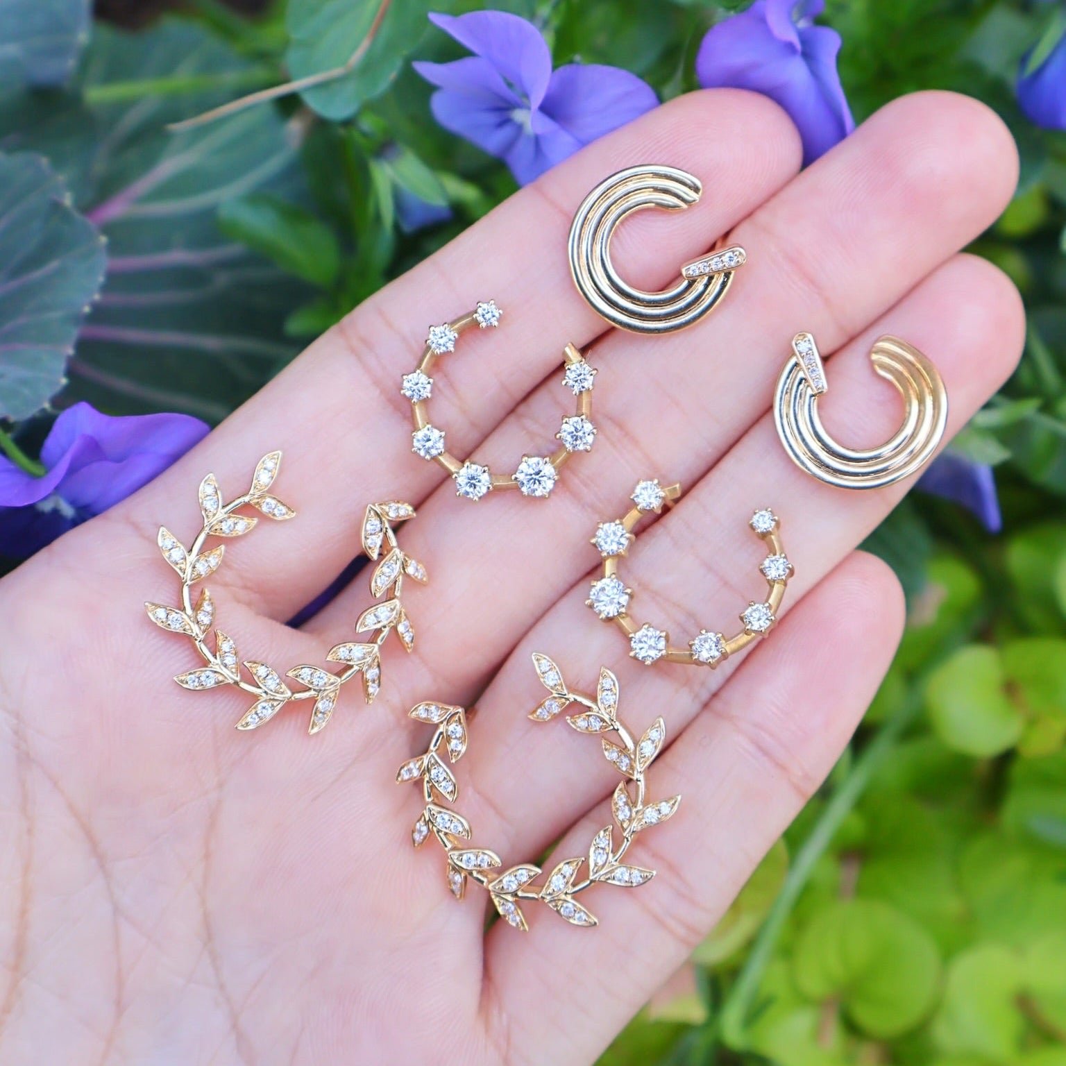 18k yellow gold folha forward facing hoop diamond earrings by Graziela Tiny Gods