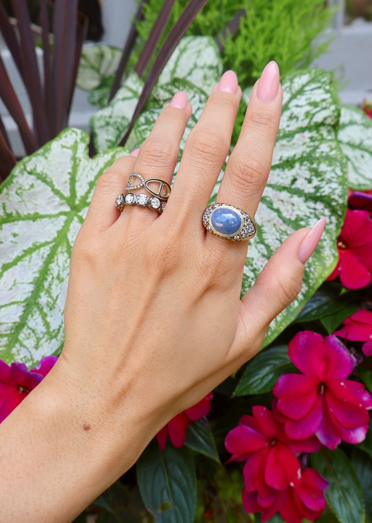 18k yellow gold Ceylon sapphire ring with diamonds by Sylva & Cie Tiny Gods
