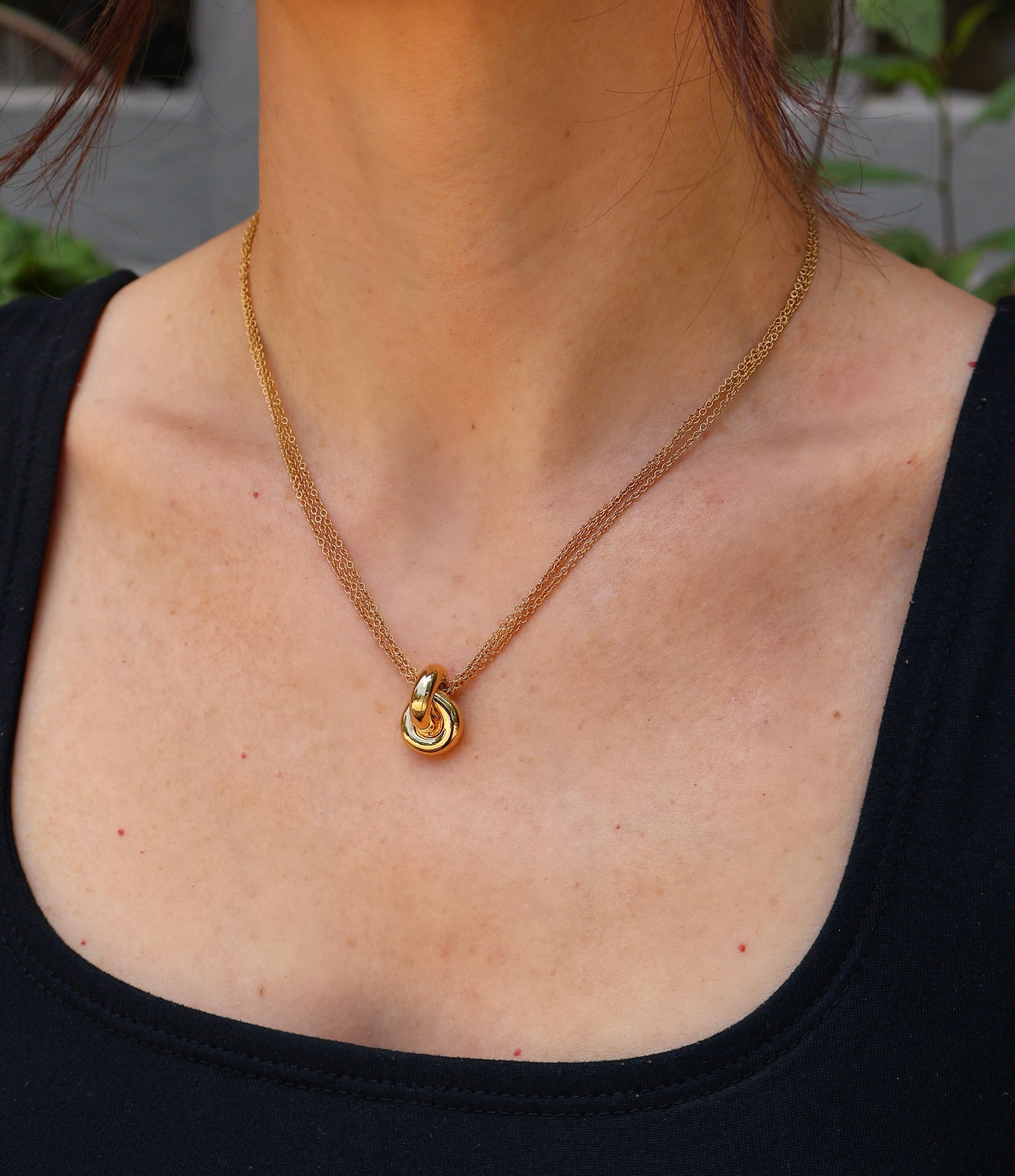 18k yellow gold medium legacy knot pendant necklace by Engelbert Tiny Gods