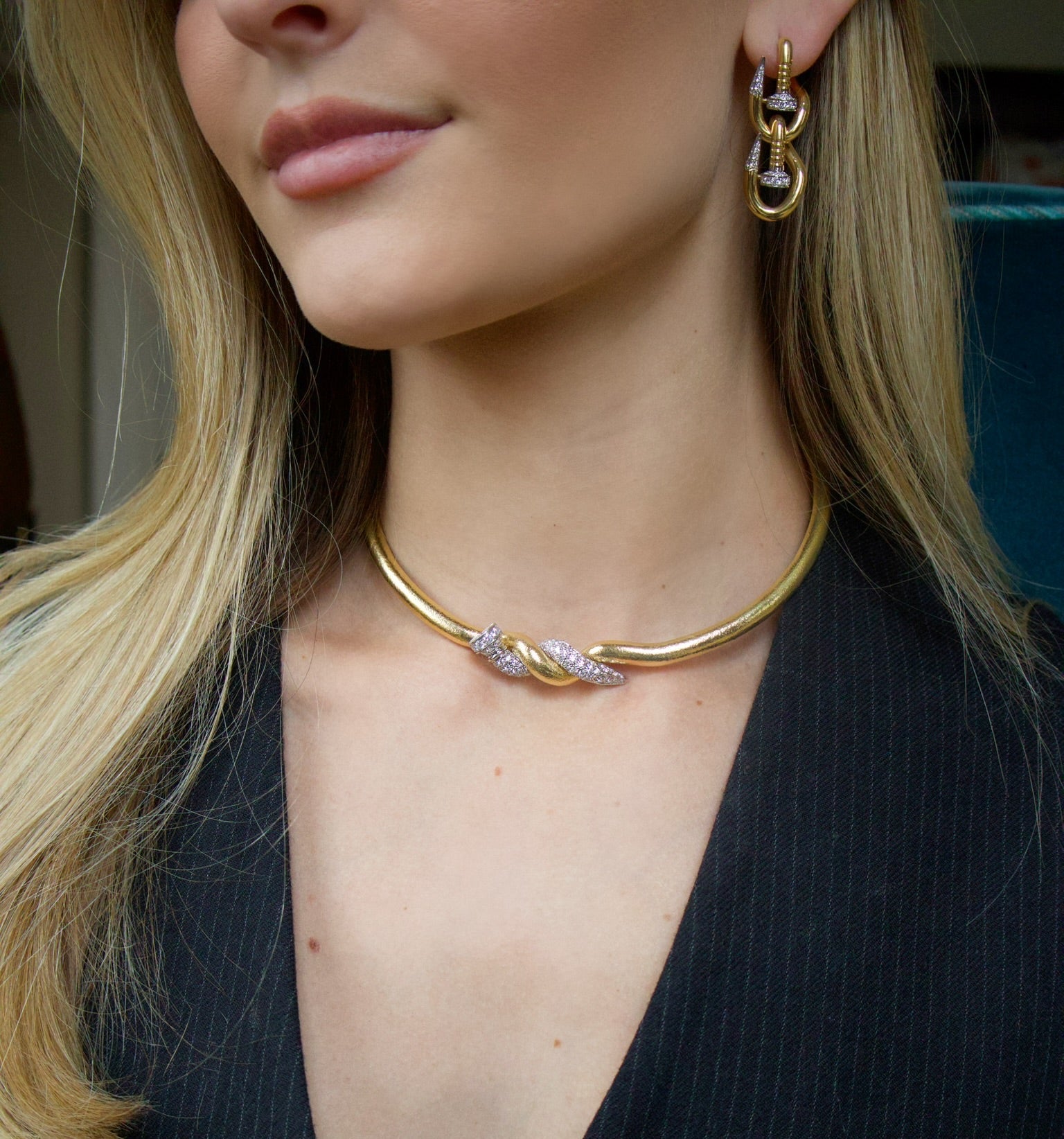 18k yellow gold and platinum diamond two tone twisted nail collar hand hammered necklace choker by David Webb Tiny Gods