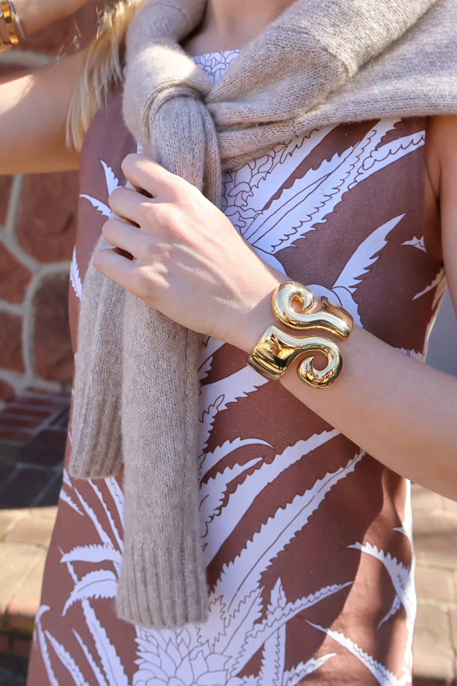 18k yellow gold polished swirl scroll cuff bangle bracelet by David Webb Tiny Gods