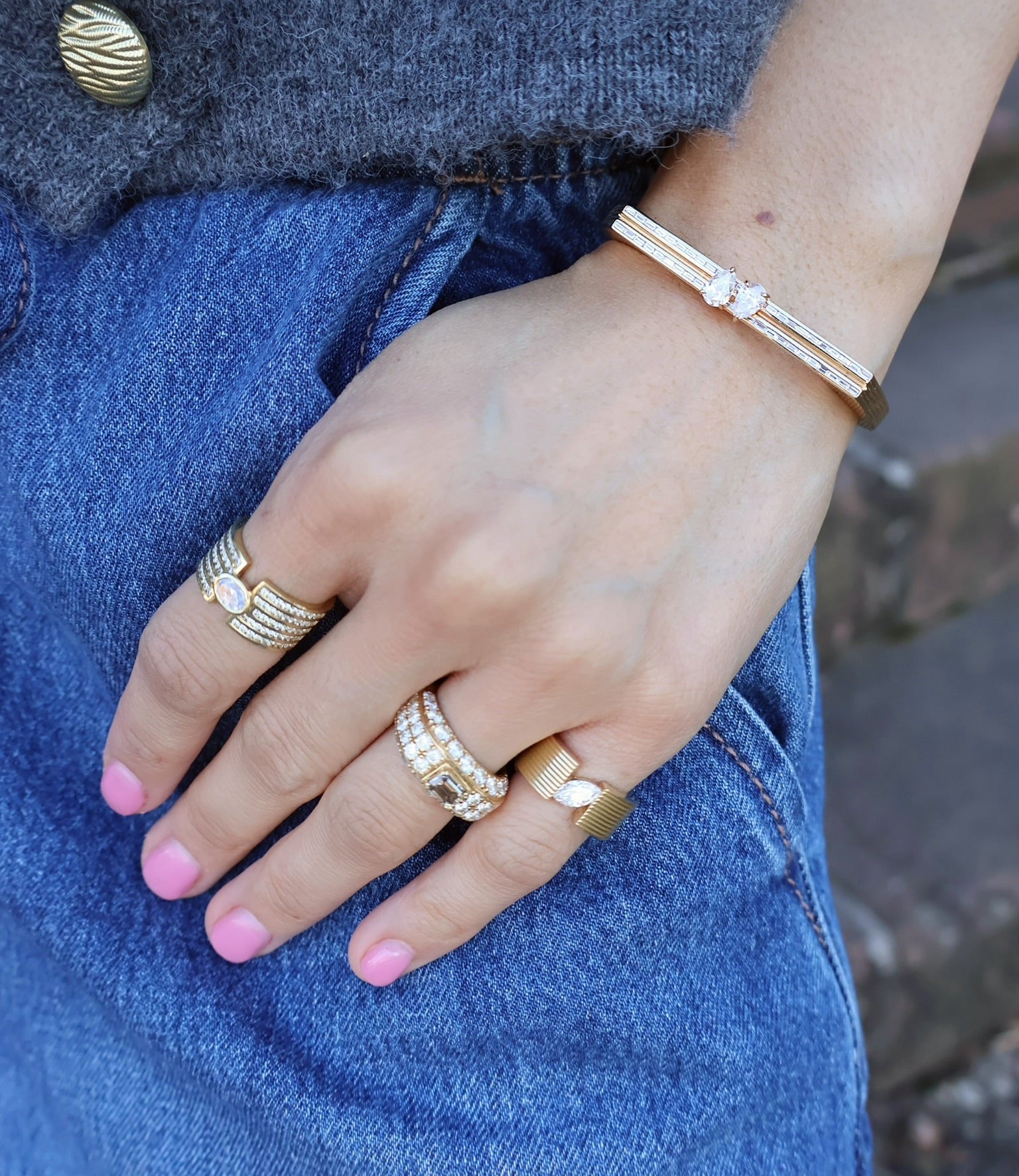 18k yellow gold oval diamond vortex floating gap cigar band ring by Loraida Tiny Gods