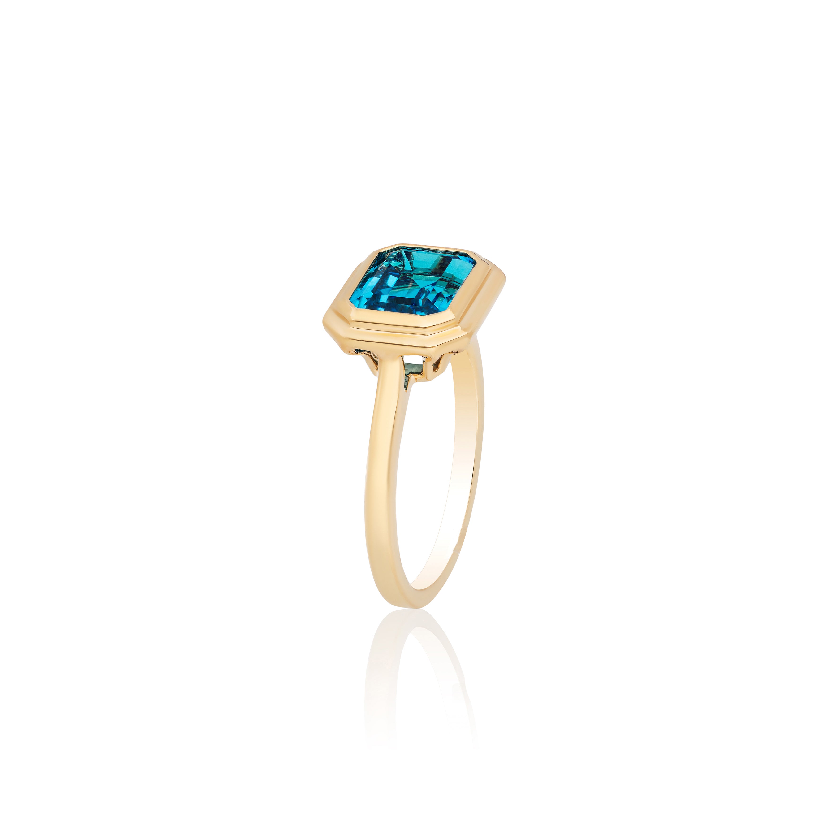 'Manhattan' London Blue Topaz Ring 18K yellow gold by Goshwara