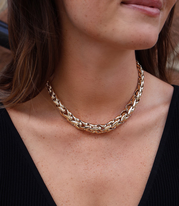 14K yellow gold hollow link 16" Small Wheat Gia Necklace by Lauren Rubinski Tiny Gods on model Kate Moss