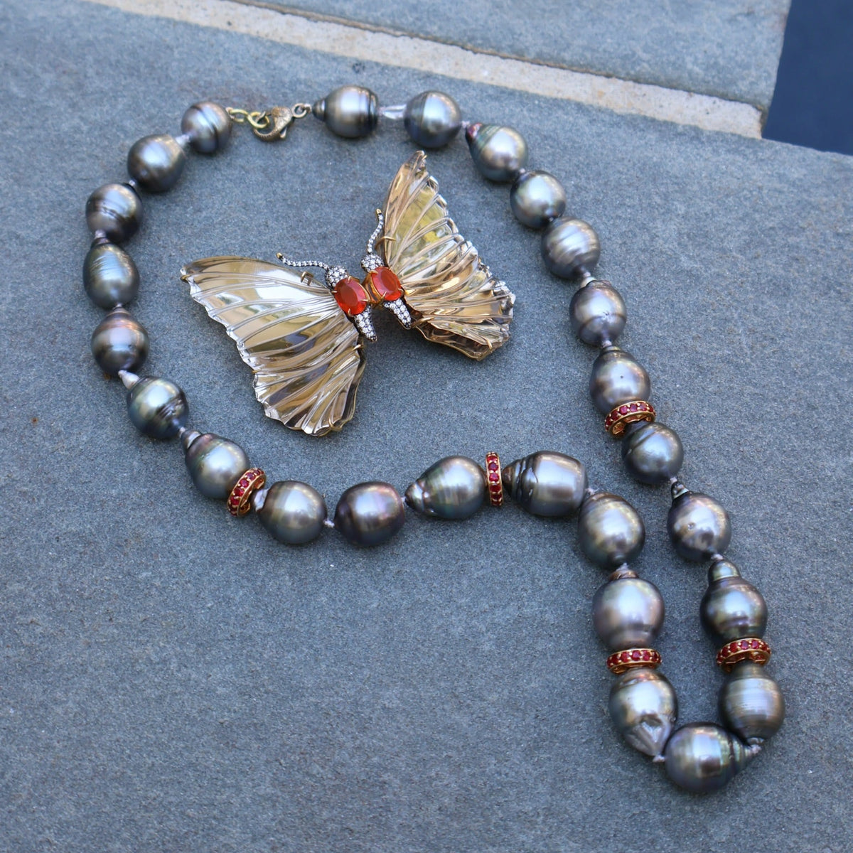 Tahitian Pearl Necklace with Ruby rondelle beads and 18k yellow gold by Sylva & Cie