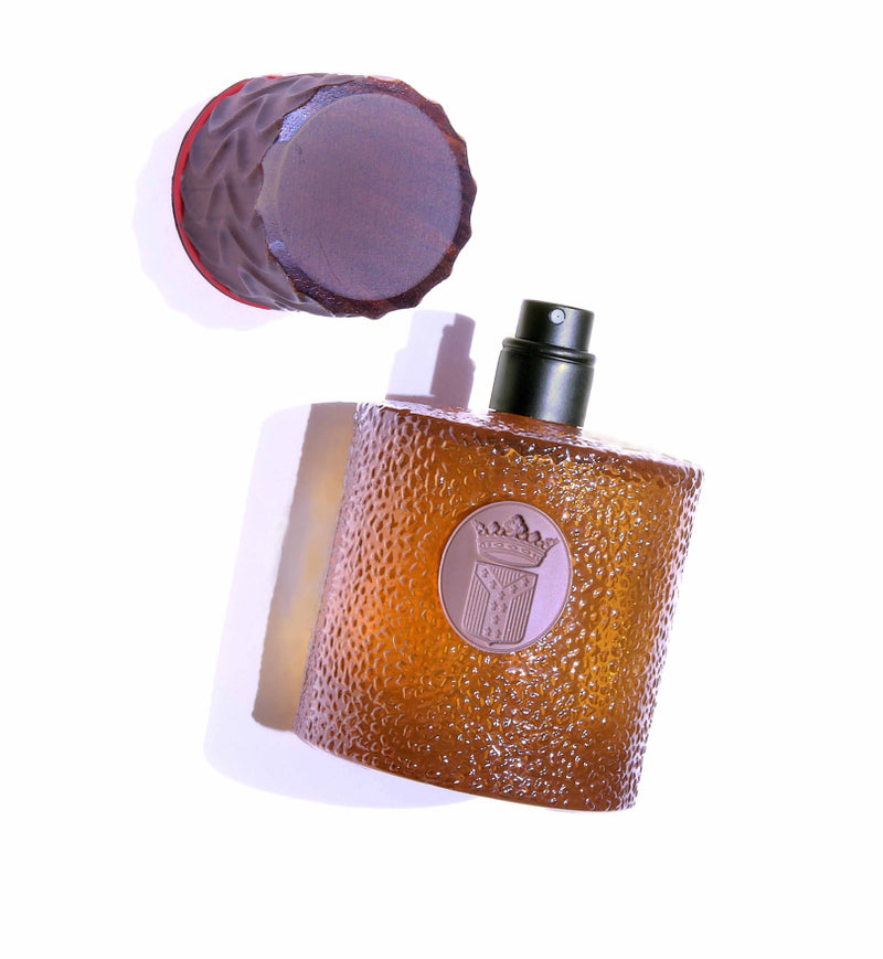 le-marron-7568-de-taffin-perfume-tiny-gods-smells-good-dark-bottle