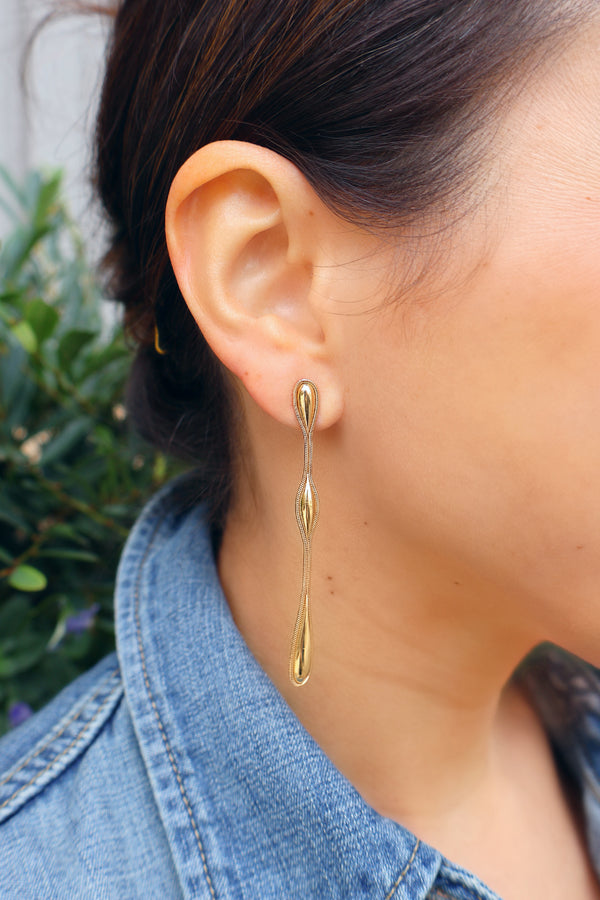 18k yellow gold fluid earrings by Fernando Jorge Tiny Gods