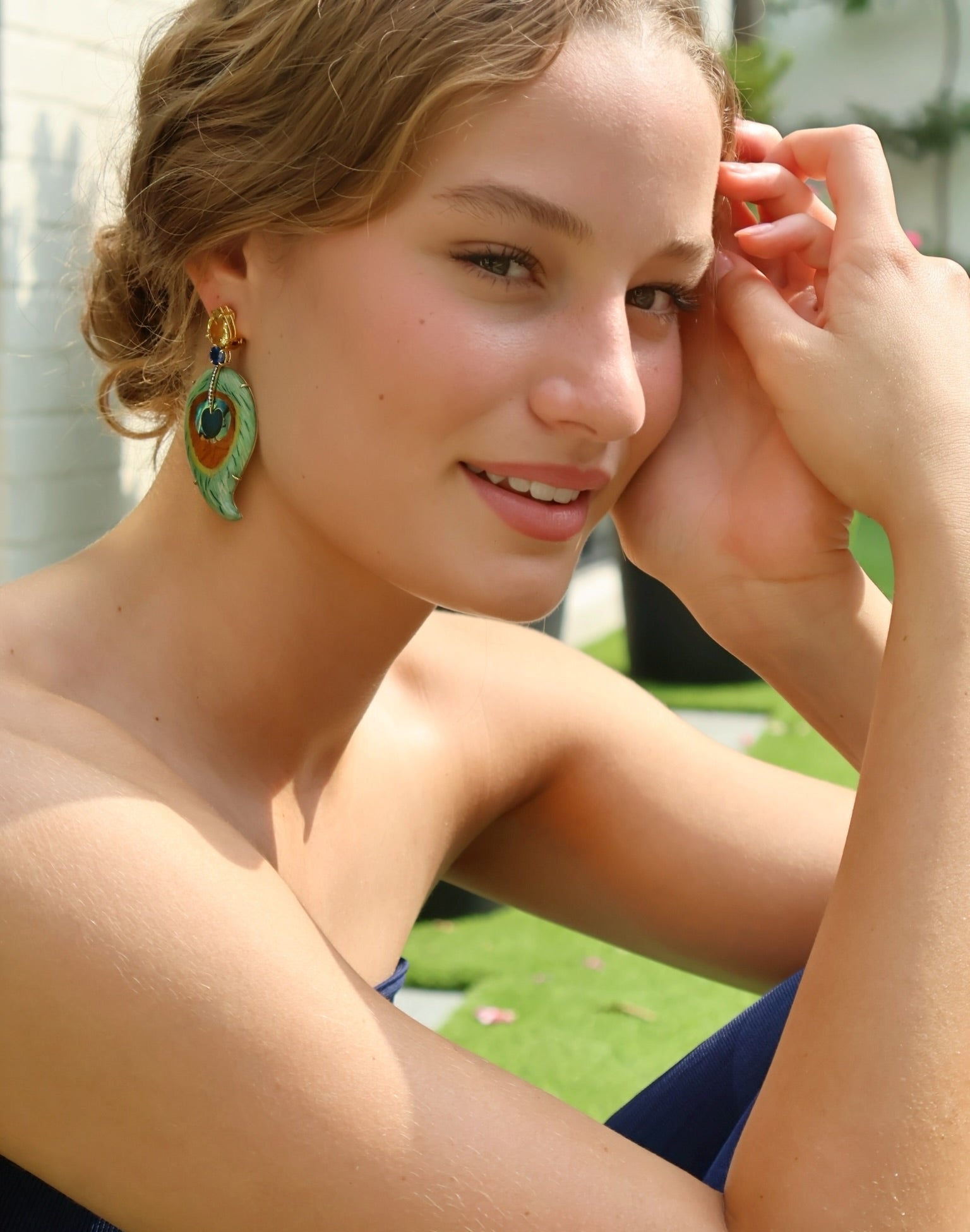 yellow gold abalone inlay peacock feather maquetry earrings silvia furmanovich tiny gods