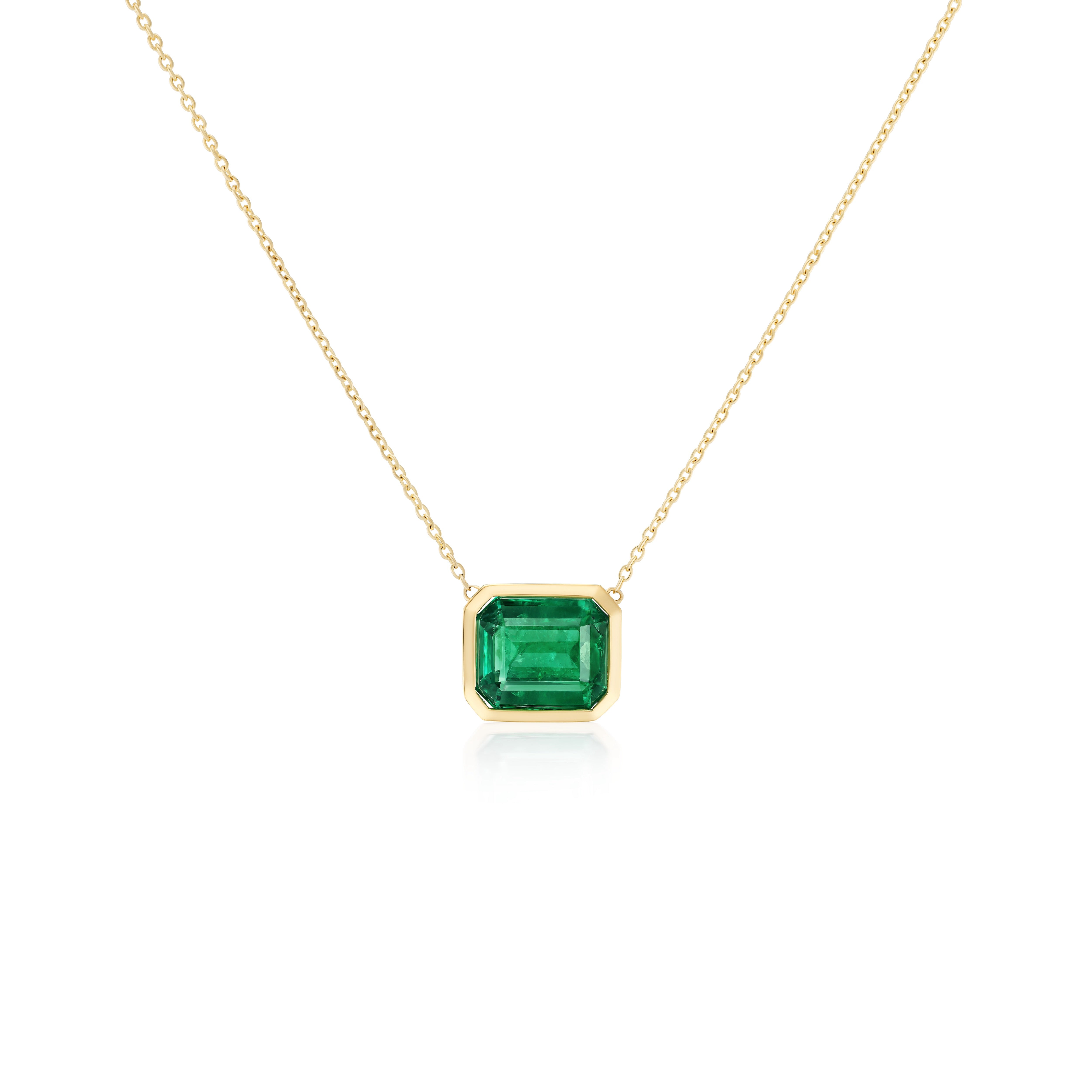 18k below gold 4ct, 4.5ct green emerald emerald cut bezel set pendant necklace by Tiny Gods 