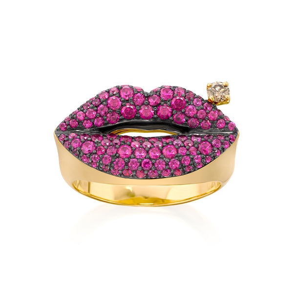 18k yellow gold kissing lips mouth ring with Rubies and diamond accent by Sauer Tiny Gods